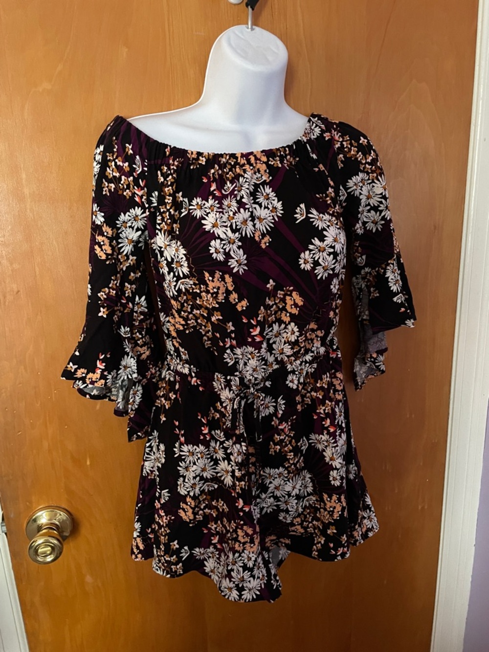 Express Black Floral Romper ๐ค๐๐ - Picture 9 of 11